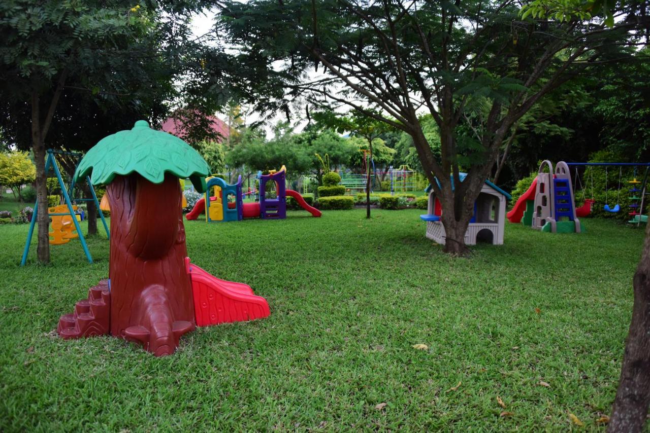 Fun Retreat Resort, Hotel And Ayurveda Spa Arusha Exterior foto